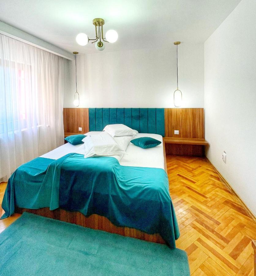 Hotel Gâlma Moroeni Buitenkant foto