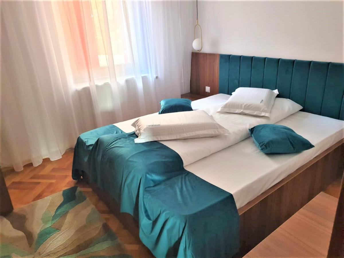 Hotel Gâlma Moroeni Buitenkant foto