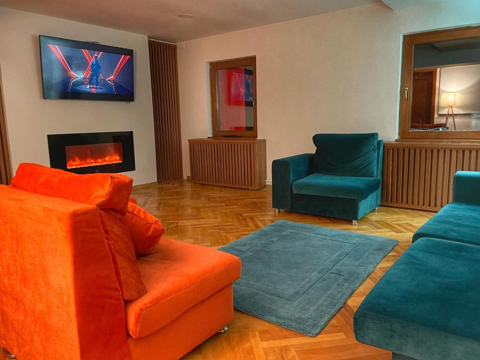 Hotel Gâlma Moroeni Buitenkant foto