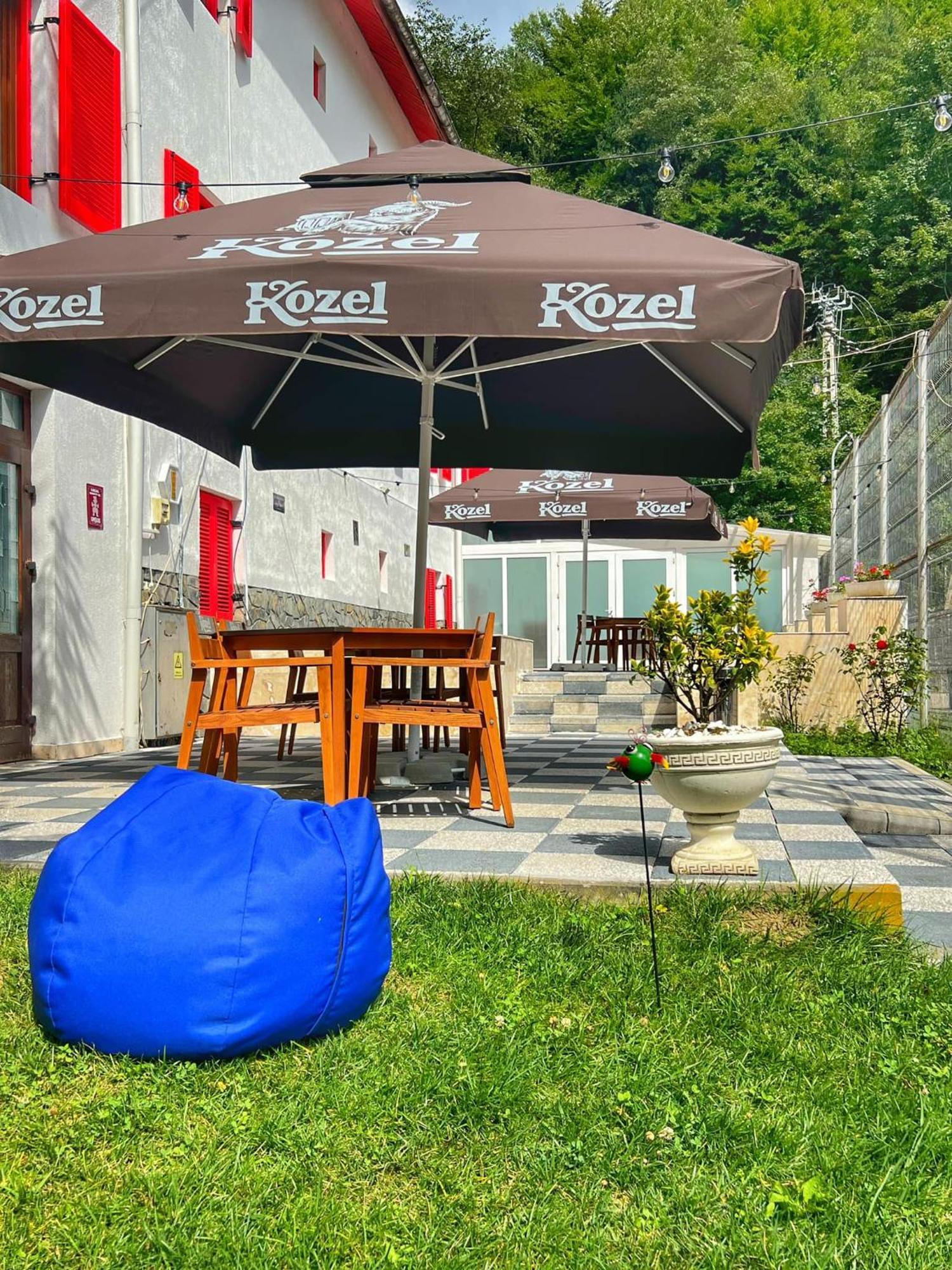 Hotel Gâlma Moroeni Buitenkant foto