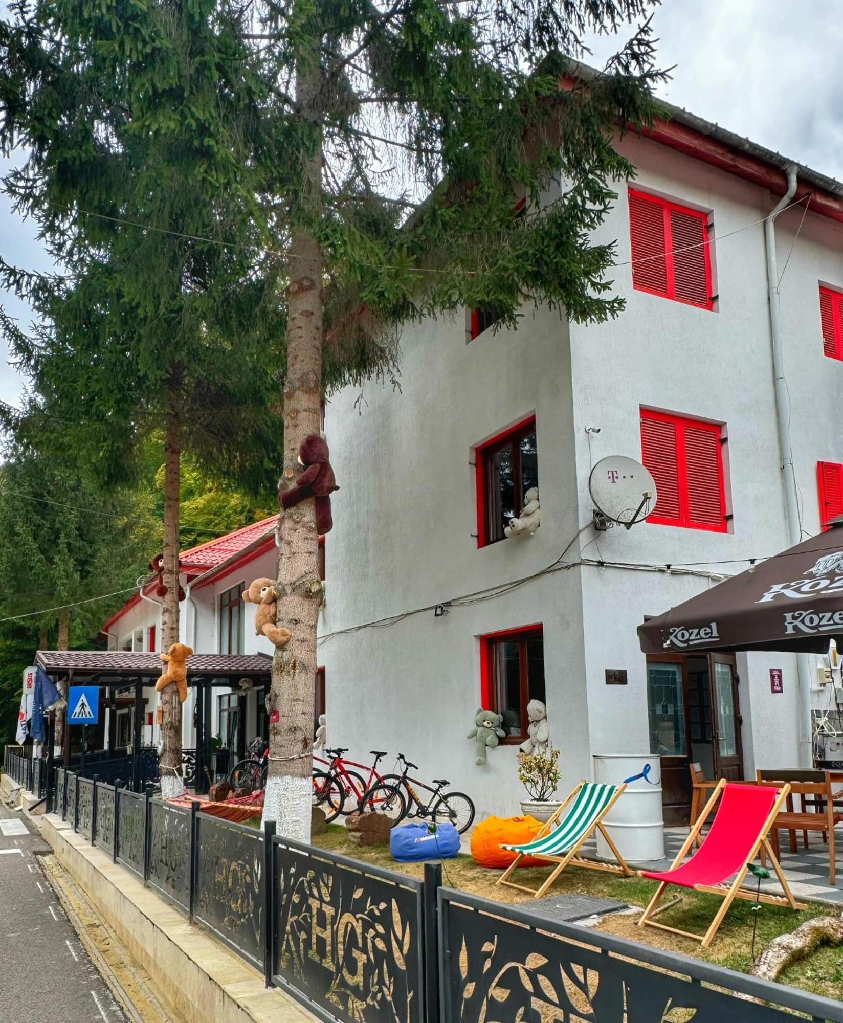 Hotel Gâlma Moroeni Buitenkant foto